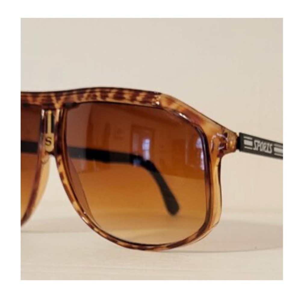 Vintage Sports brand Tortoiseshell Aviator Sunglasses ft. Gradient Lens